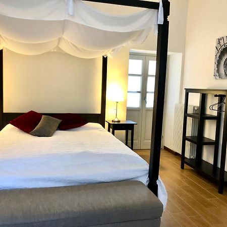 Villa Maghetti - Modernized Flat In Historic Palazzo In The Center Of Luino Kültér fotó