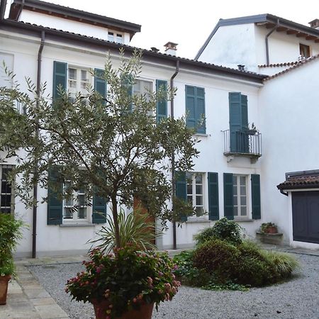 Villa Maghetti - Modernized Flat In Historic Palazzo In The Center Of Luino Kültér fotó