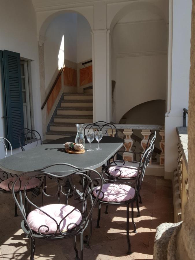Villa Maghetti - Modernized Flat In Historic Palazzo In The Center Of Luino Kültér fotó
