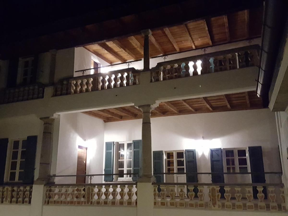 Villa Maghetti - Modernized Flat In Historic Palazzo In The Center Of Luino Kültér fotó