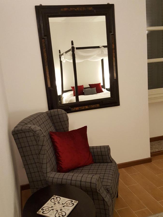 Villa Maghetti - Modernized Flat In Historic Palazzo In The Center Of Luino Kültér fotó