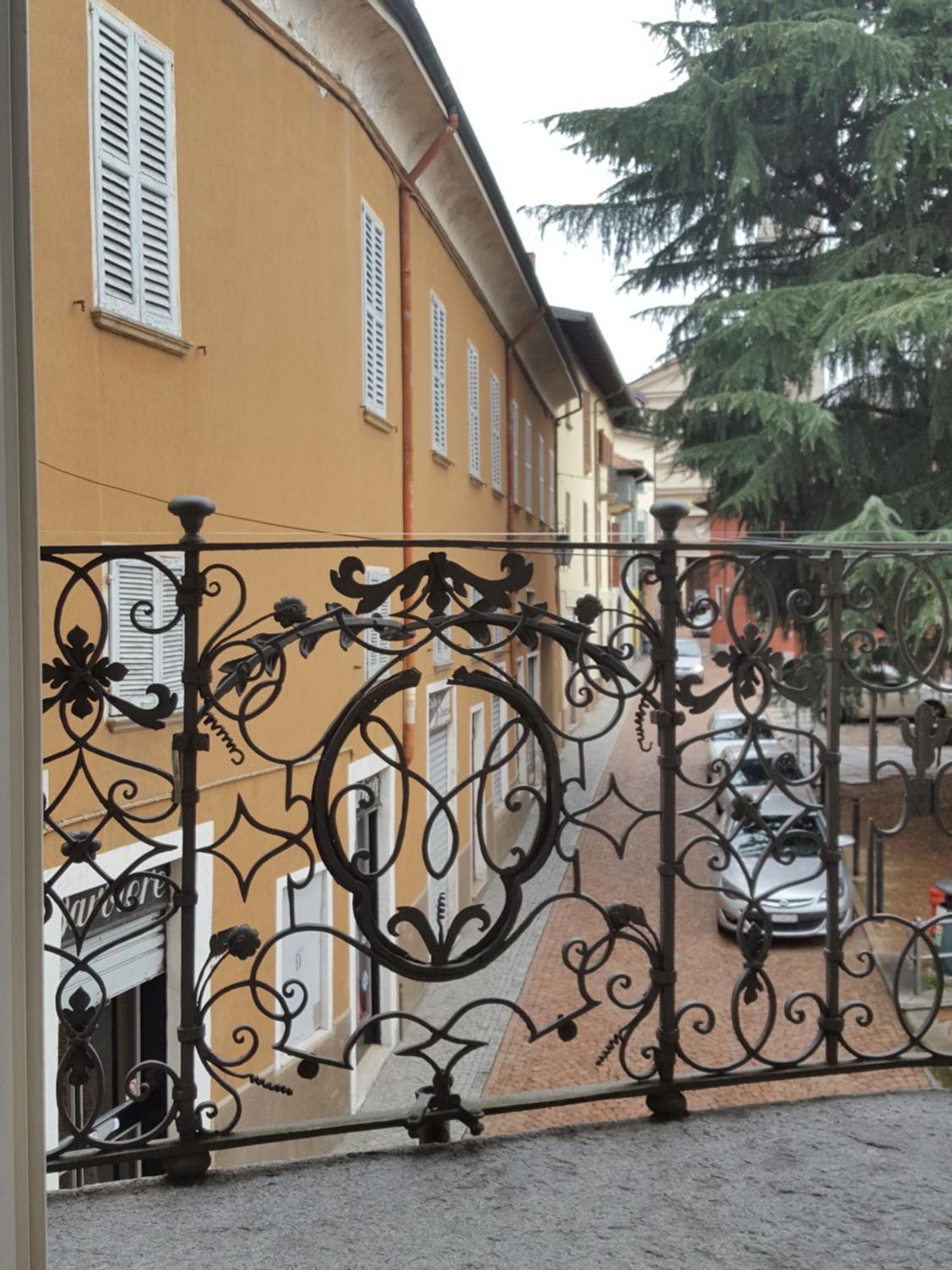 Villa Maghetti - Modernized Flat In Historic Palazzo In The Center Of Luino Kültér fotó
