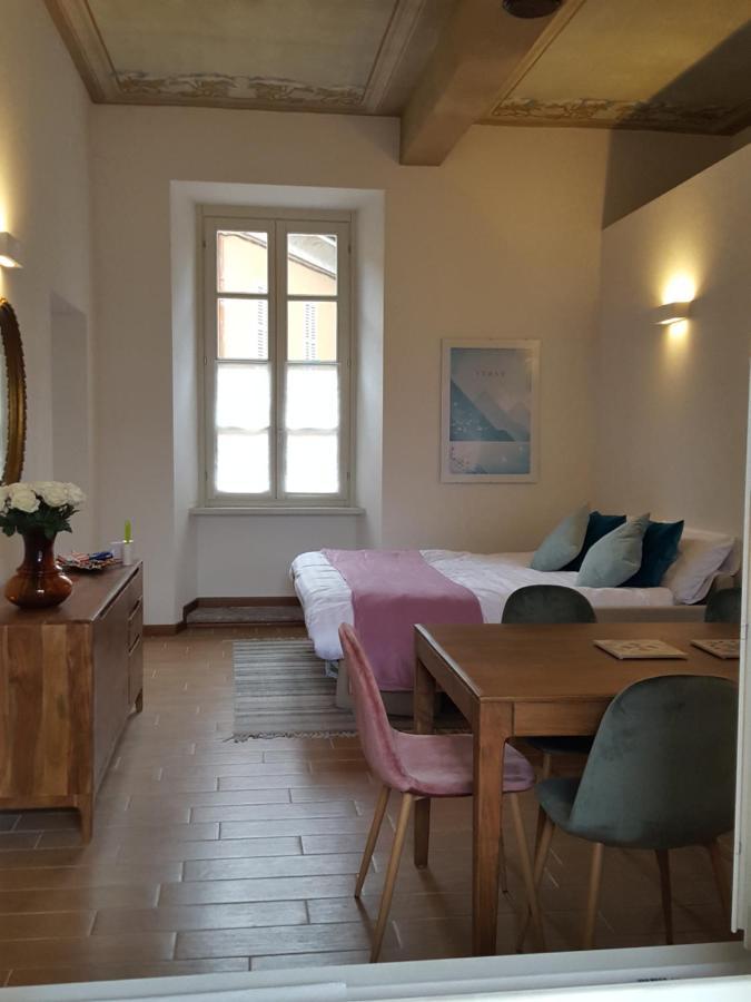 Villa Maghetti - Modernized Flat In Historic Palazzo In The Center Of Luino Kültér fotó